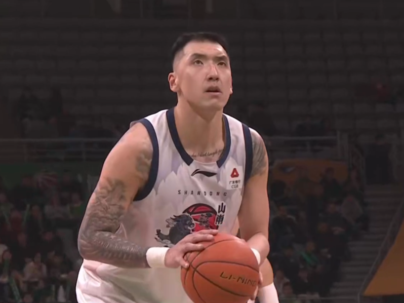 开云体育-山东男篮客场险胜辽宁，高诗岩关键三分+关键抢断，陈林坚太稳了