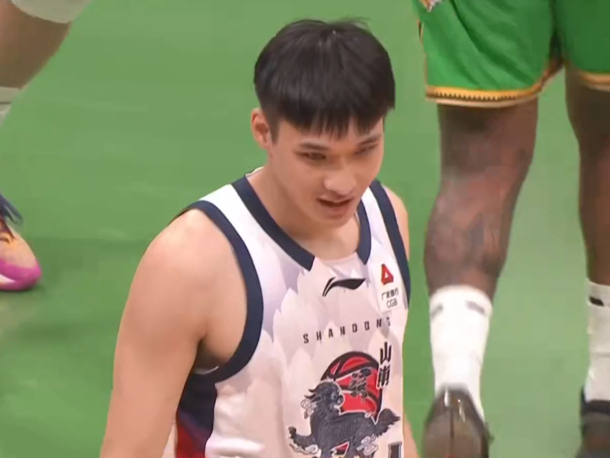 开云体育-山东男篮客场险胜辽宁，高诗岩关键三分+关键抢断，陈林坚太稳了