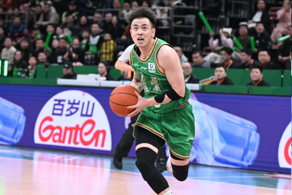 开云体育-三分6中1！欺负高诗岩未遂，输球直接退场，球迷：一点格局都没有