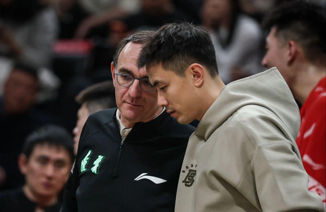 开云体育-三分6中1！欺负高诗岩未遂，输球直接退场，球迷：一点格局都没有