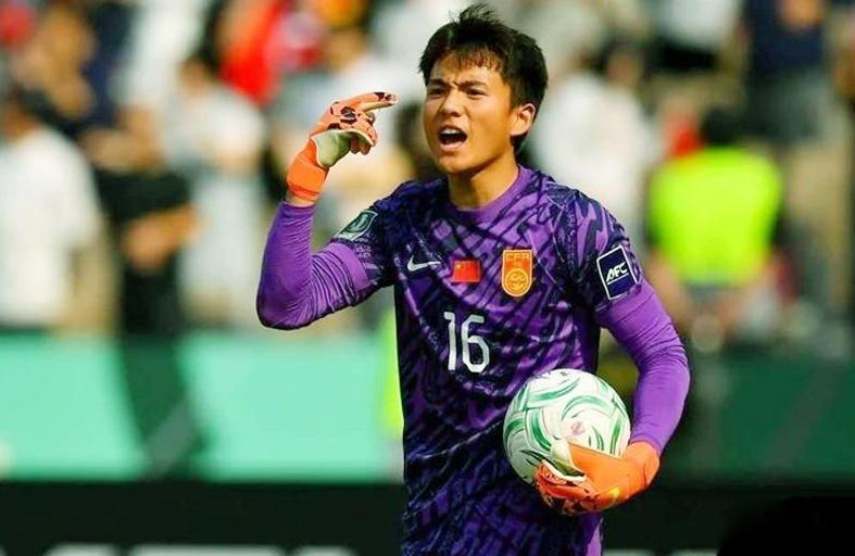 李昊杨希可议 申花还不打包？试训者踏破西海岸门槛 郑智婉拒三批