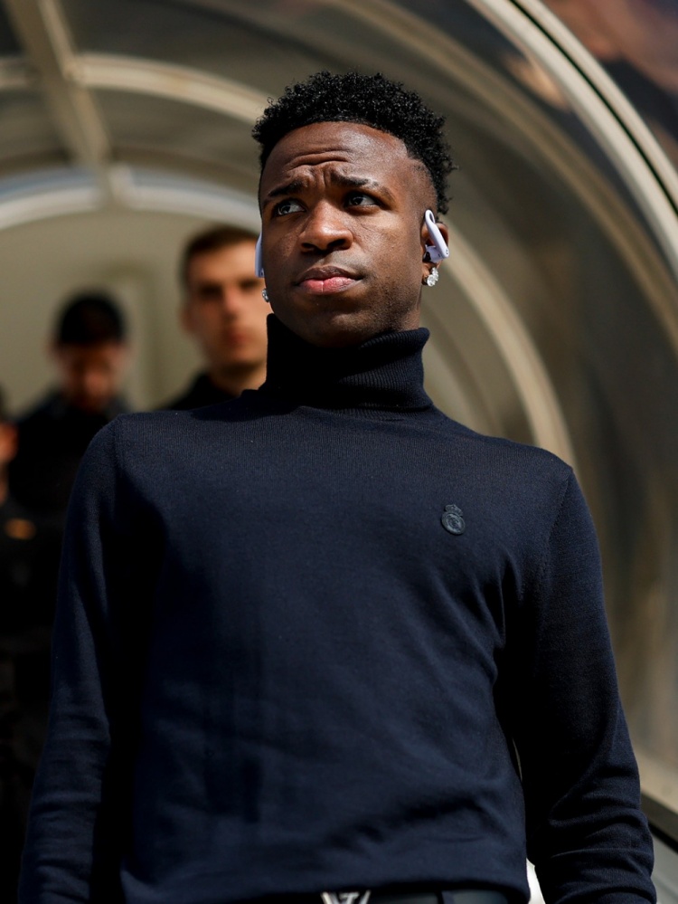 开云体育下载-准备迎接欧冠！皇马官推晒照：我们已经在里斯本了！